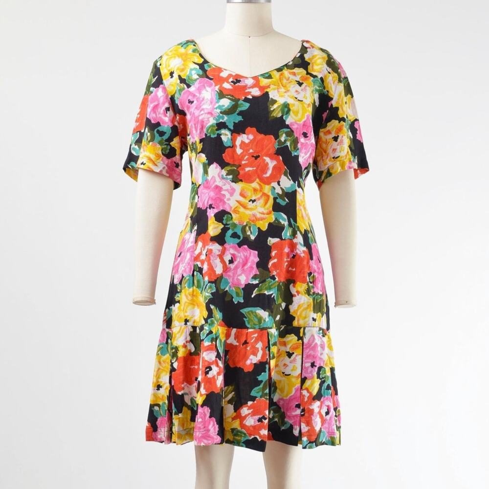 Vintage 90s Colorful Floral Dropped Waist Shift Dress with Pleated Hem M